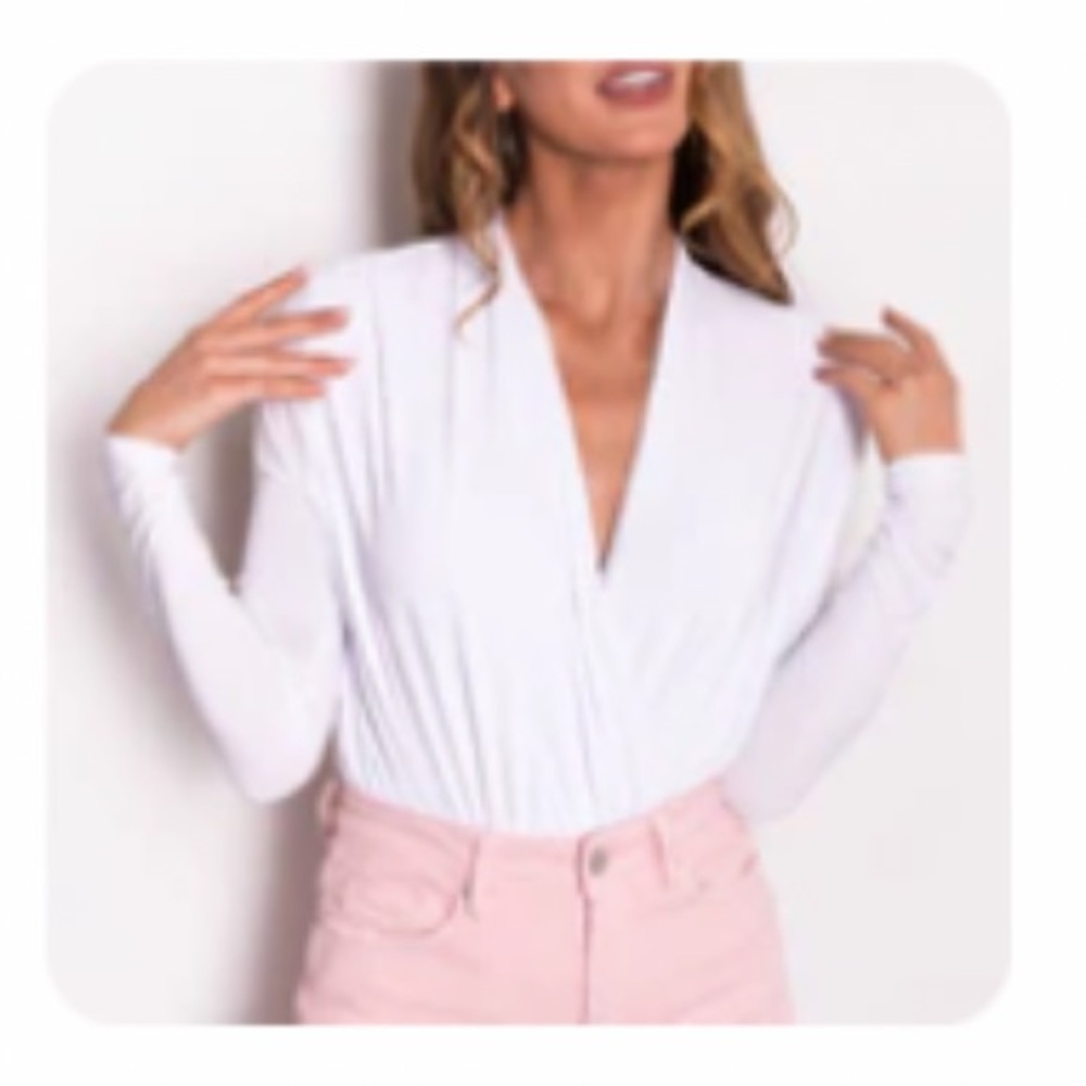 #108 Pure White V-Neck Bodysuit 🤍